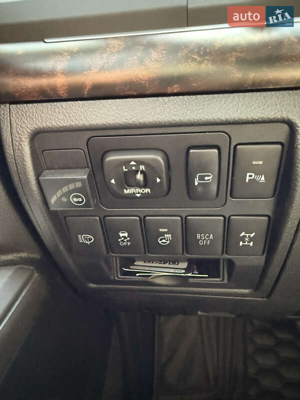 Внедорожник / Кроссовер Toyota Land Cruiser 2013 в Николаеве