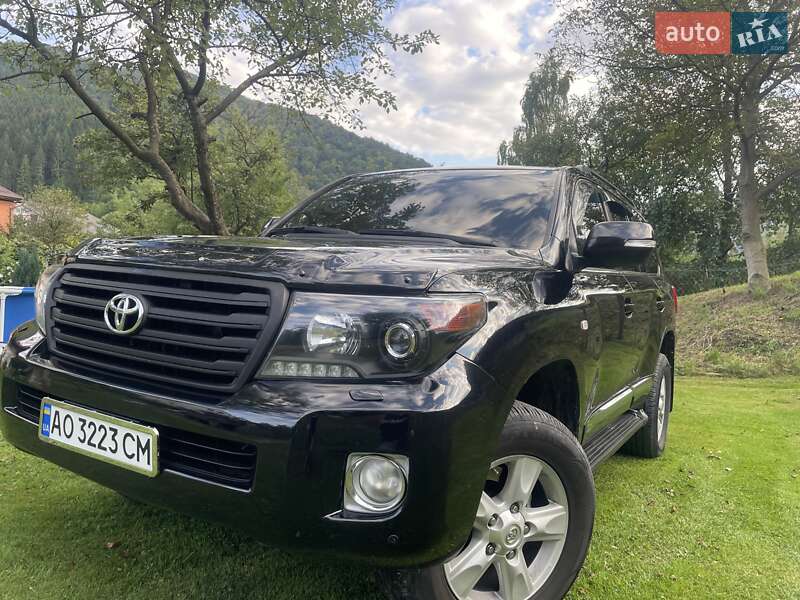 Внедорожник / Кроссовер Toyota Land Cruiser 2007 в 