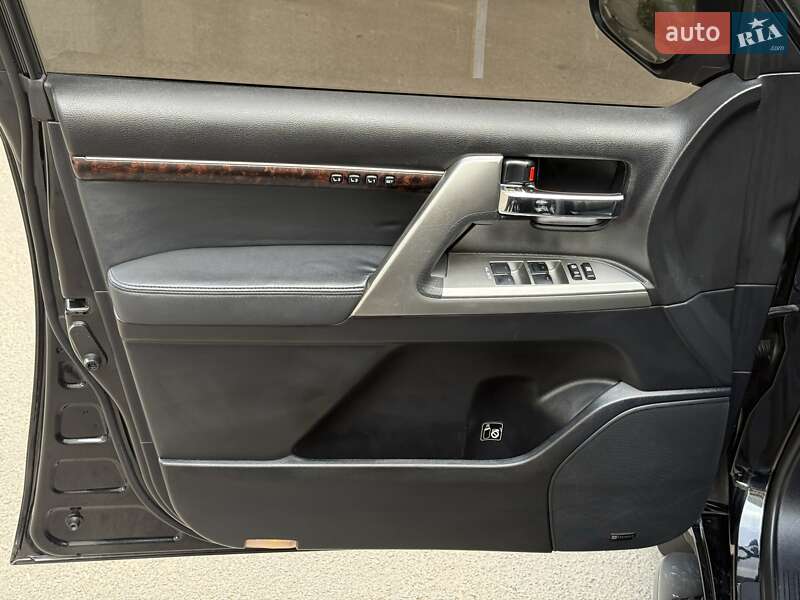 Внедорожник / Кроссовер Toyota Land Cruiser 2012 в Калуше