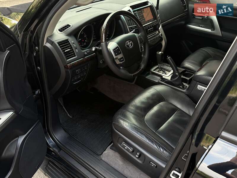 Внедорожник / Кроссовер Toyota Land Cruiser 2012 в Калуше