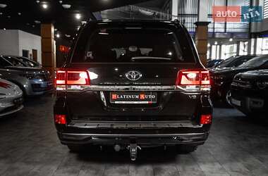 Позашляховик / Кросовер Toyota Land Cruiser 2018 в 