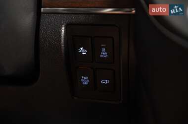 Позашляховик / Кросовер Toyota Land Cruiser 2018 в 