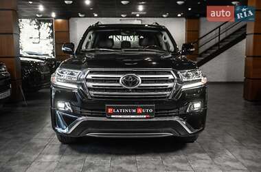 Позашляховик / Кросовер Toyota Land Cruiser 2018 в 