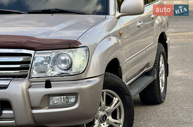 Внедорожник / Кроссовер Toyota Land Cruiser 2003 в 