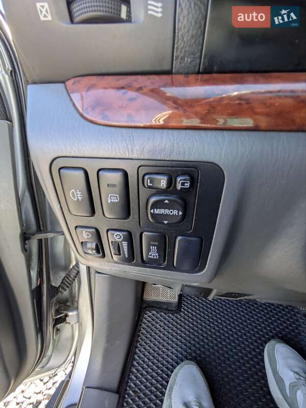 Внедорожник / Кроссовер Toyota Land Cruiser 2004 в Львове