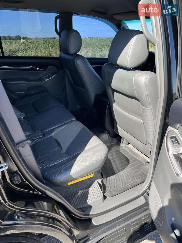 Внедорожник / Кроссовер Toyota Land Cruiser 2007 в Львове