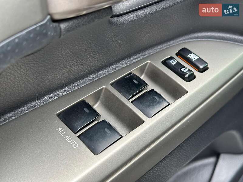 Позашляховик / Кросовер Toyota Land Cruiser 2008 в Одесі