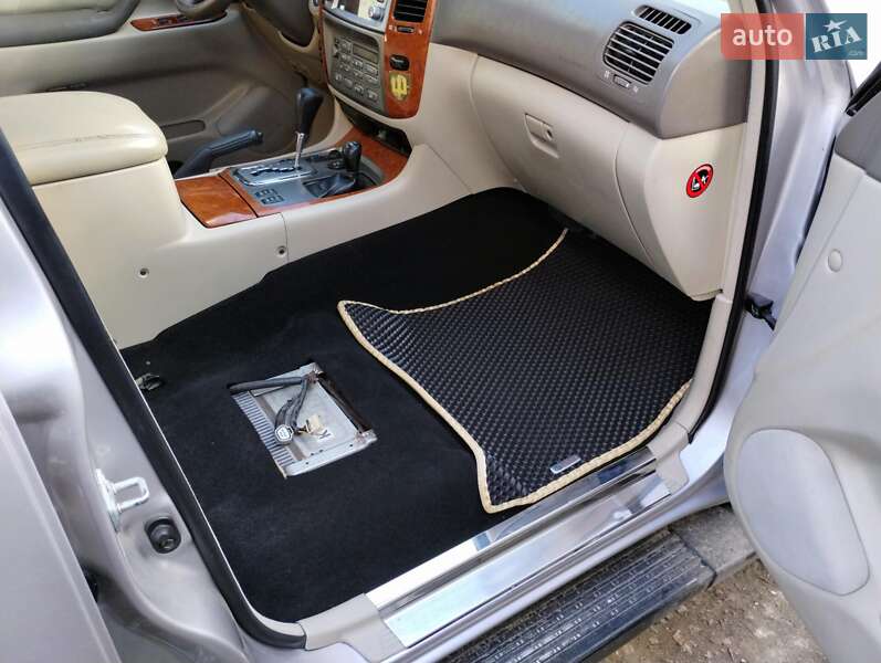 Позашляховик / Кросовер Toyota Land Cruiser 2004 в Одесі