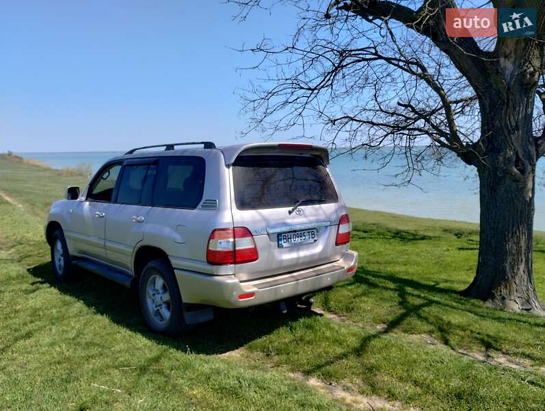 Позашляховик / Кросовер Toyota Land Cruiser 2004 в Одесі