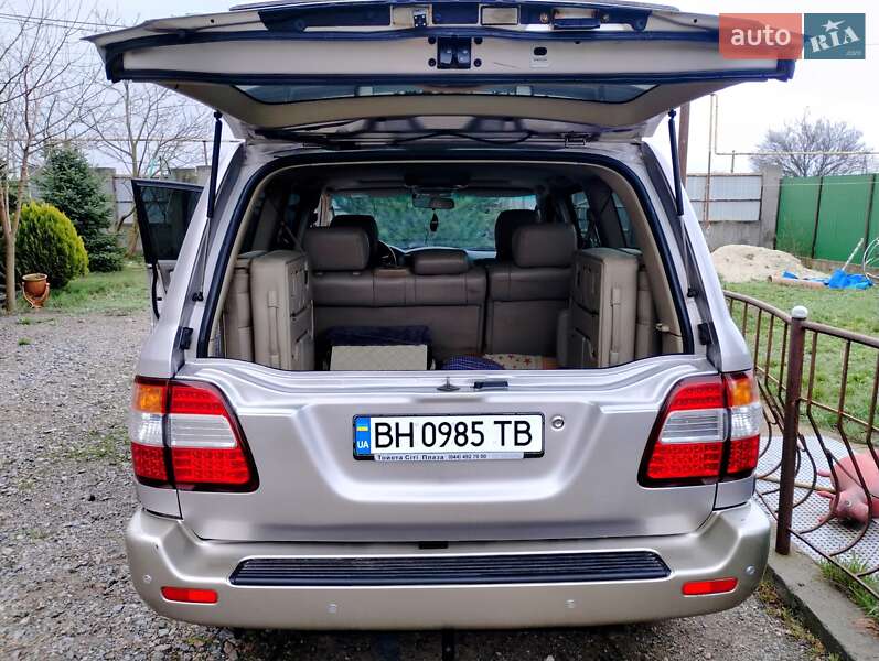 Позашляховик / Кросовер Toyota Land Cruiser 2004 в Одесі
