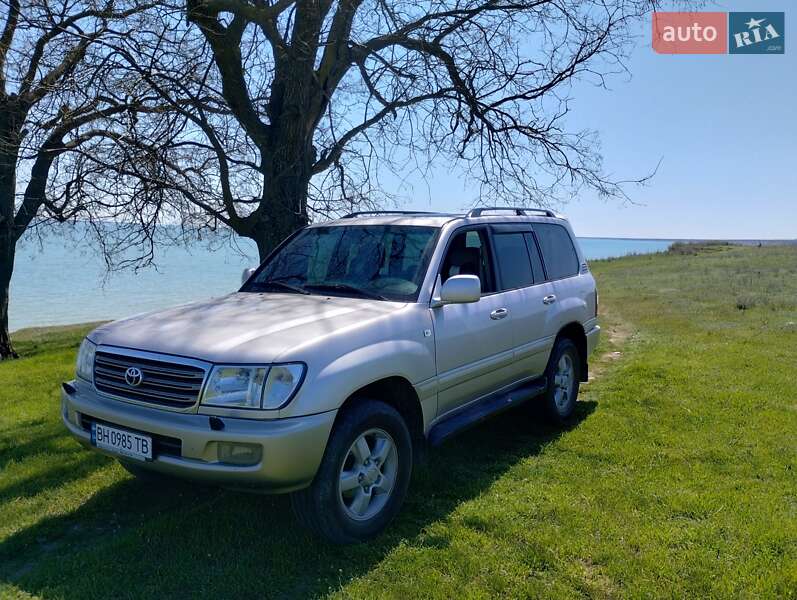 Позашляховик / Кросовер Toyota Land Cruiser 2004 в Одесі