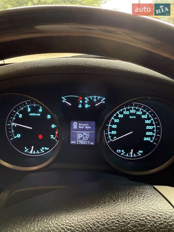 Внедорожник / Кроссовер Toyota Land Cruiser 2007 в Березане