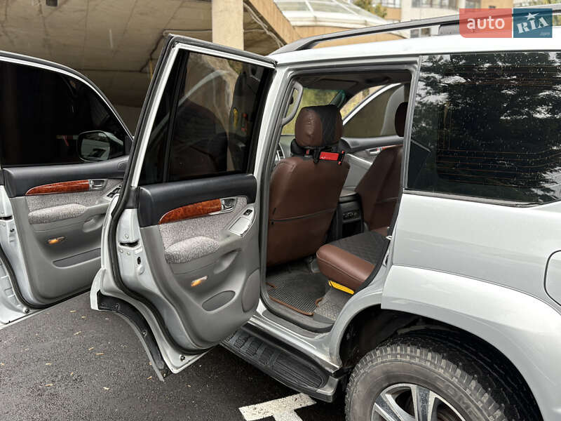 Внедорожник / Кроссовер Toyota Land Cruiser 2006 в Киеве фото 12 Внедорожник / Кроссовер Toyota Land Cruiser 2006 в Киеве