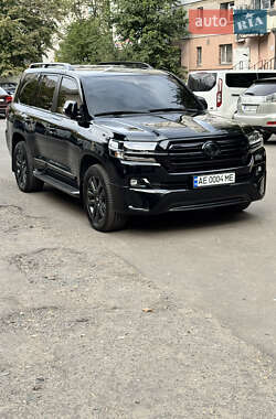 Внедорожник / Кроссовер Toyota Land Cruiser 2017 в 
