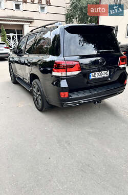 Внедорожник / Кроссовер Toyota Land Cruiser 2017 в 