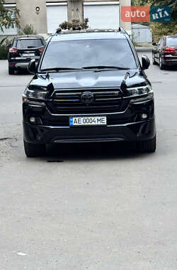 Внедорожник / Кроссовер Toyota Land Cruiser 2017 в 