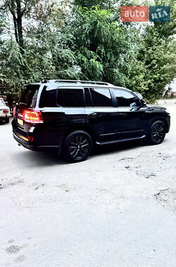 Внедорожник / Кроссовер Toyota Land Cruiser 2017 в 