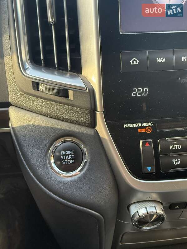 Внедорожник / Кроссовер Toyota Land Cruiser 2016 в Киеве