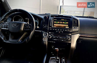 Внедорожник / Кроссовер Toyota Land Cruiser 2011 в 