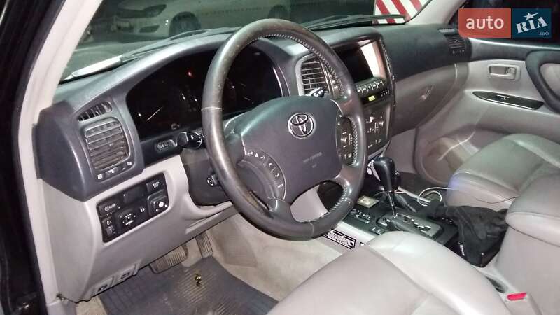 Внедорожник / Кроссовер Toyota Land Cruiser 2005 в Киеве