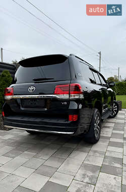Внедорожник / Кроссовер Toyota Land Cruiser 2020 в 