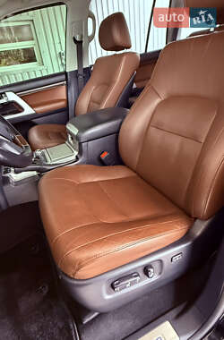Внедорожник / Кроссовер Toyota Land Cruiser 2020 в 