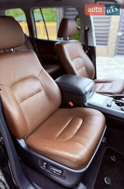 Внедорожник / Кроссовер Toyota Land Cruiser 2020 в 