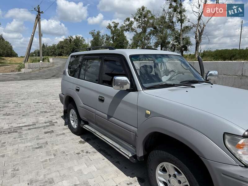 Внедорожник / Кроссовер Toyota Land Cruiser 1998 в Гайсине