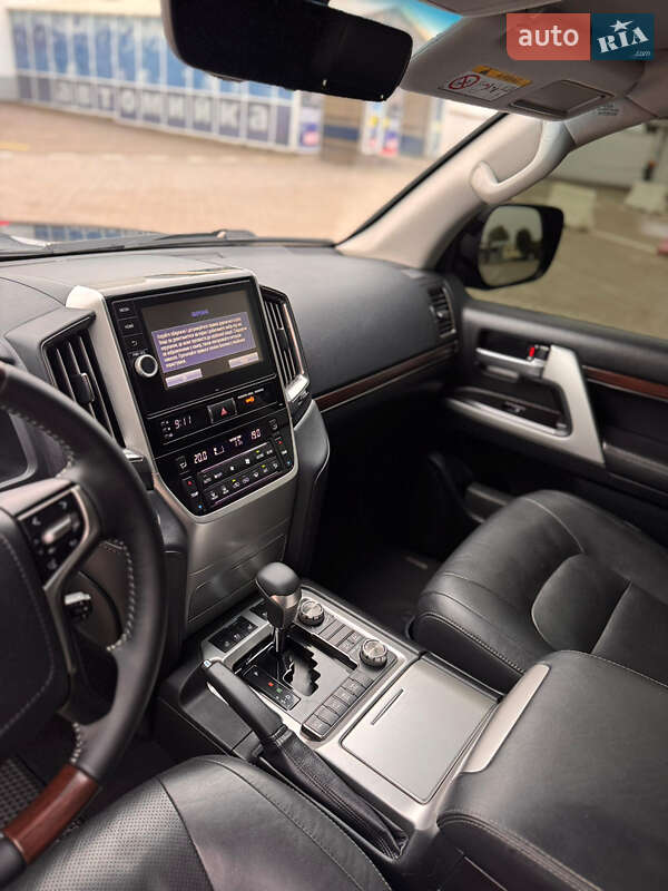 Позашляховик / Кросовер Toyota Land Cruiser 2019 в Чернівцях