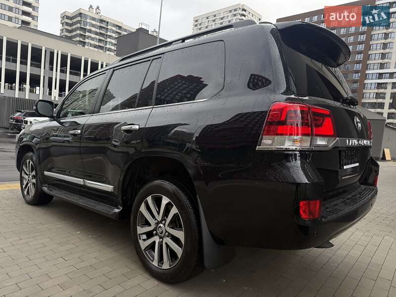 Внедорожник / Кроссовер Toyota Land Cruiser 2020 в Киеве фото 25 Внедорожник / Кроссовер Toyota Land Cruiser 2020 в Киеве