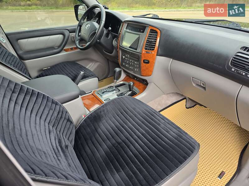 Позашляховик / Кросовер Toyota Land Cruiser 2004 в Малині