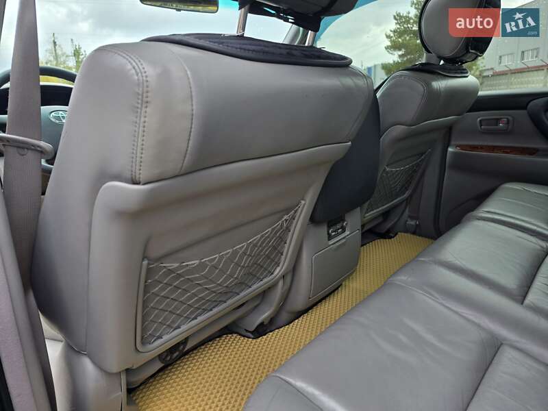 Позашляховик / Кросовер Toyota Land Cruiser 2004 в Малині