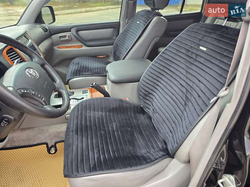 Позашляховик / Кросовер Toyota Land Cruiser 2004 в Малині