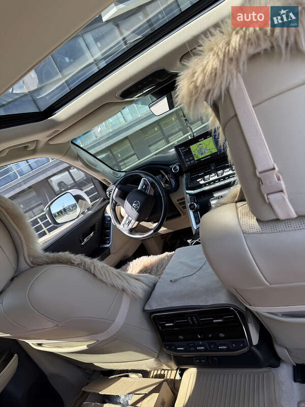 Внедорожник / Кроссовер Toyota Land Cruiser 2021 в Ивано-Франковске