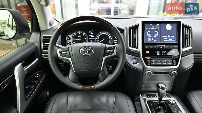Внедорожник / Кроссовер Toyota Land Cruiser 2017 в Киеве