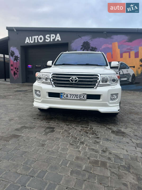 Toyota Land Cruiser 2013