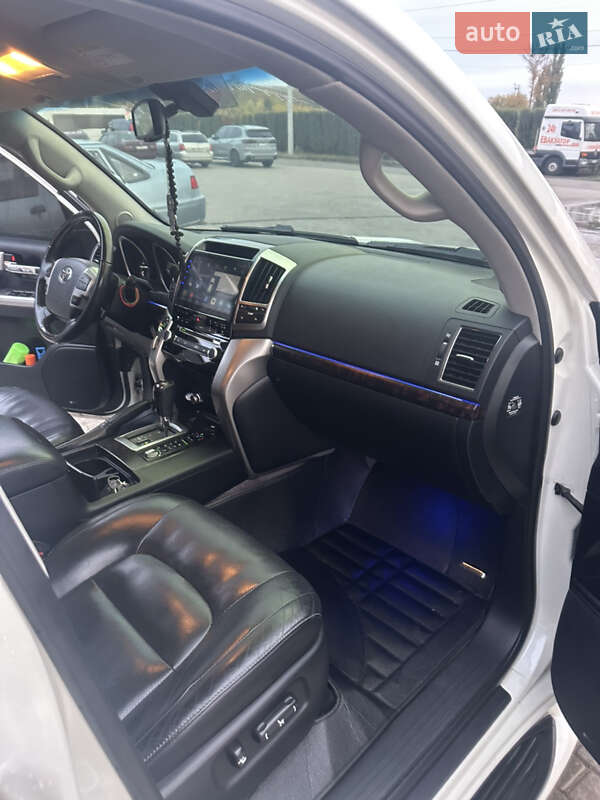 Внедорожник / Кроссовер Toyota Land Cruiser 2013 в Черкассах фото 11 Внедорожник / Кроссовер Toyota Land Cruiser 2013 в Черкассах