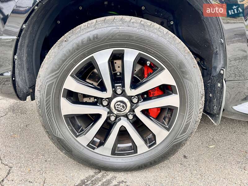 Внедорожник / Кроссовер Toyota Land Cruiser 2018 в Киеве