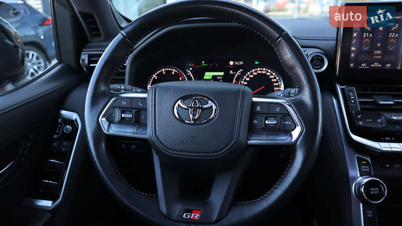 Внедорожник / Кроссовер Toyota Land Cruiser 2023 в Ровно фото 13 Внедорожник / Кроссовер Toyota Land Cruiser 2023 в Ровно