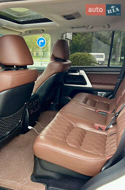 Внедорожник / Кроссовер Toyota Land Cruiser 2017 в 