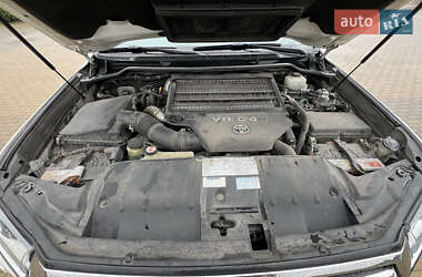 Внедорожник / Кроссовер Toyota Land Cruiser 2017 в 