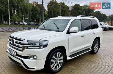 Внедорожник / Кроссовер Toyota Land Cruiser 2017 в 