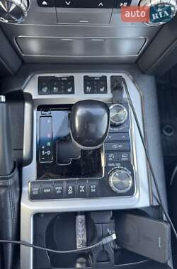 Внедорожник / Кроссовер Toyota Land Cruiser 2020 в 