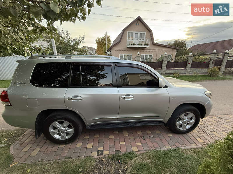 Внедорожник / Кроссовер Toyota Land Cruiser 2011 в Борисполе фото 8 Внедорожник / Кроссовер Toyota Land Cruiser 2011 в Борисполе
