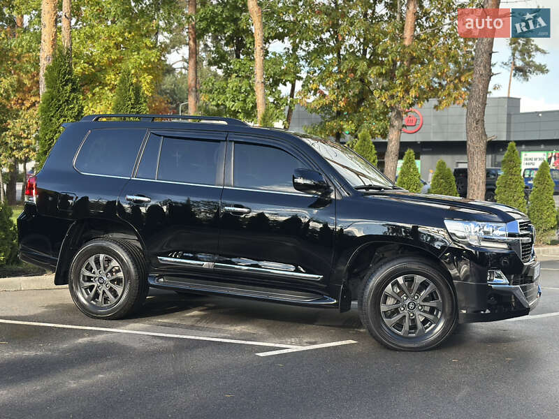 Внедорожник / Кроссовер Toyota Land Cruiser 2019 в Киеве
