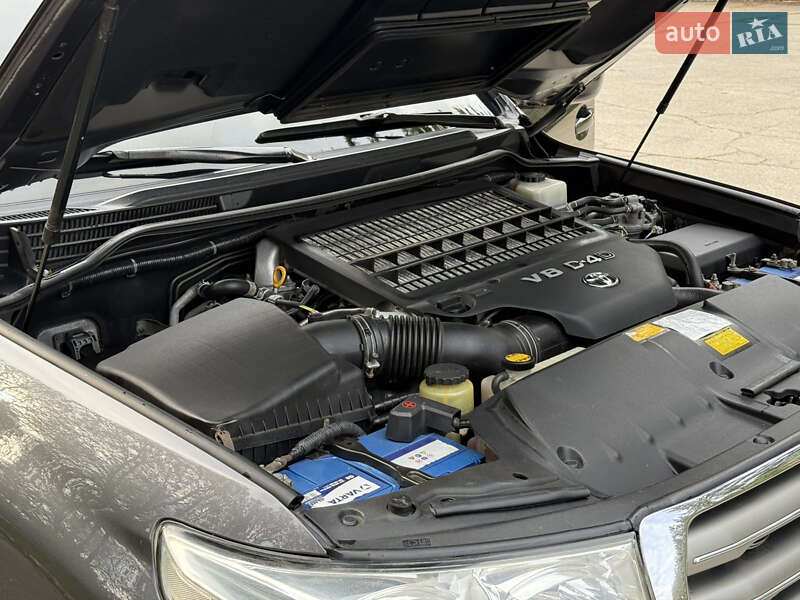 Внедорожник / Кроссовер Toyota Land Cruiser 2011 в Желтых Водах