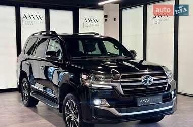 Позашляховик / Кросовер Toyota Land Cruiser 2020 в 