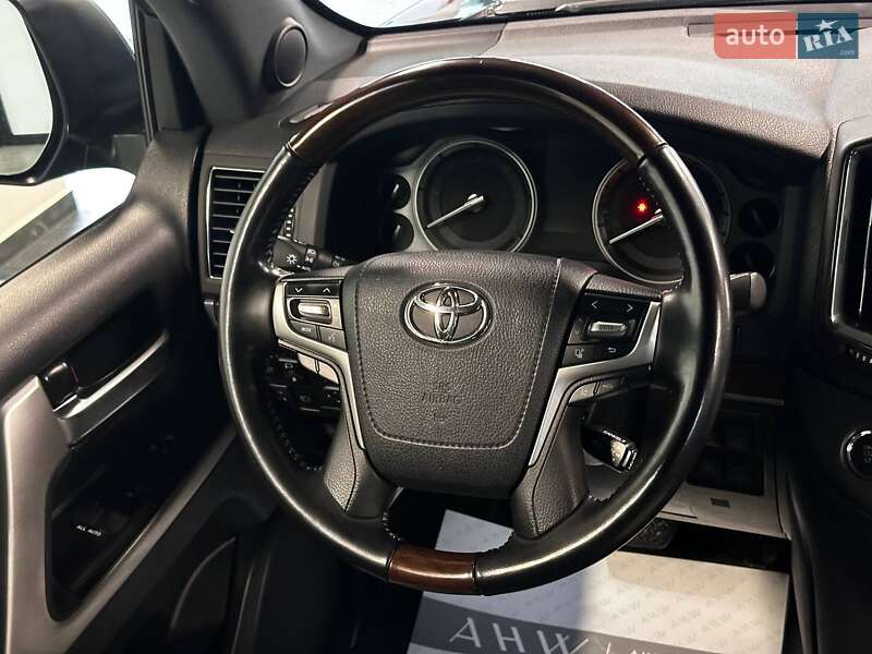 Позашляховик / Кросовер Toyota Land Cruiser 2020 в Львові