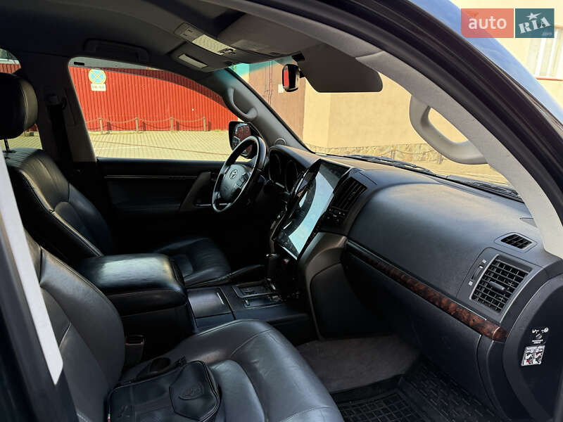 Внедорожник / Кроссовер Toyota Land Cruiser 2008 в Владимире