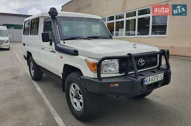 Внедорожник / Кроссовер Toyota Land Cruiser 2014 в Киеве